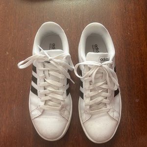 Barely worn ADIDAS Neo Cloudform. Size 7.